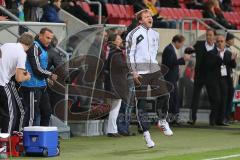 2. BL - FC Ingolstadt 04 - VfR Aalen 2:0 - Cheftrainer Ralph HasenhüttlSieg Jubel nach dem Spiel, springt in die Luft