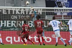 2. BL - FC Ingolstadt 04 - DSC Armenia Bielefeld - 3:2 - Torwart Ramazan Özcan (1) hält den Schuß