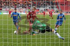 2. BL - Saison 2013/2014 - FC Ingolstadt 04 - VfL Bochum - Torwart Andreas Luthe pariert den Elfmeter von Philipp Hofmann (28), der im Nachschub das 1:0 Tor erzielt, Jubel