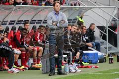 2. BL - FC Ingolstadt 04 - Fortuna Düsseldorf - 1:2 - Cheftrainer Ralph Hasenhüttl am gibt Anweisungen