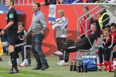 2. BL - FC Ingolstadt 04 - Fortuna Düsseldorf - 1:2 - Cheftrainer Ralph Hasenhüttl am Spielfeldrand schimpft