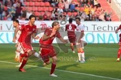 2. BL - FC Ingolstadt 04 - 1. FC Köln - 2014 - Moritz Hartmann (9) kommt im Gedränge zum Schuß, Tor für IN 1:0 Jubel, Torwart Timo Horn hat keine Chance, jubelt Andre Mijatović (4)