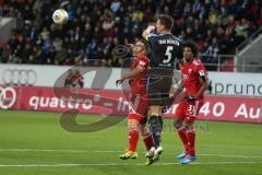 2. BL 2014 - FC Ingolstadt 04 - 1860 München - 2:0 - Karl-Heinz Lappe (25), mitte 5 Guillermo Vallori und rechts Caiuby Francisco da Silva (31)