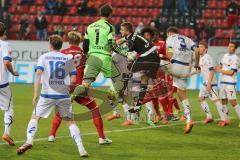 2. BL - Saison 2013/2014 - FC Ingolstadt 04 - FSV Frankfurt - 0:1 - letzter Eckball, sogar Torwart Ramazan Özcan (1) ist mit dabei