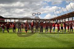 FC Ingolstadt 04 - FC Energie Cottbus - Spieler bedanken sich bei den Fans - Foto: Jürgen Meyer