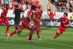 2. BL - FC Ingolstadt 04 - DSC Armenia Bielefeld - 3:2 - Tor zum Ausgleich 1:1, Jubel mit Philipp Hofmann (28), Andreas Buchner (16)  und Marvin Matip (34)