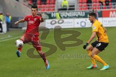 2. BL - FC Ingolstadt 04 - Dynamo Dresden - Saison 2013/2014 - Alfredo Morales (6) und rechts Vincenco Grifo (SG)