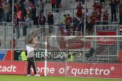 2. BL - FC Ingolstadt 04 - 1. FC Köln - 2014 - Spiel ist aus, Unentschieden 1:1, Cheftrainer Ralph Hasenhüttl bedankt sich bei den Fans