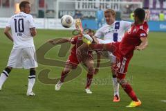 2. BL - FC Ingolstadt 04 - Erzgebirge Aue - 1:2 -  Kampf um den Ball hinten Moritz Hartmann (9) und rechts Ümit Korkmaz (14)