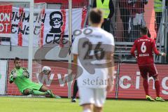 2. BL - FC Ingolstadt 04 - FC St. Pauli - 1:2 - Torwart Ramazan Özcan (1) fängt den Ball