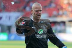 2. BL - FC Ingolstadt 04 - Erzgebirge Aue - 1:2 -  Manuel Schäffler (17) trifft Sascha Kirschstein am Auge