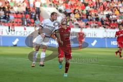 2. BL - FC Ingolstadt 04 - DSC Armenia Bielefeld - 3:2 - Philipp Hofmann (28) rechts im Zweikampf