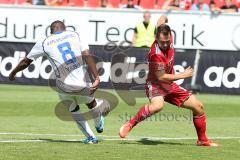 2. BL - FC Ingolstadt 04 - Karlsruher SC - 0:2 - Karl-Heinz Lappe (25) läuft aufs Tor, Reinhold Yabo schnappt sich den Ball