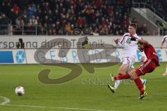 2. BL  - Saison 2013/2014 - FC Ingolstadt 04 - 1.FC Kaiserslautern - Alfredo Morales (6) allein zum Tor und verfehlt knapp