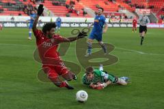 2. BL - Saison 2013/2014 - FC Ingolstadt 04 - VfL Bochum - Torwart Andreas Luthe holt Caiuby Francisco da Silva (31) von den Beinen, Elfmeter für Ingolstadt