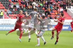 2. BL - FC Ingolstadt 04 - 1.FC Union Berlin 0:1 - Philipp Hofmann (28) und rechts Christian Eigler (18) kommen nicht an den Ball vor dem Tor