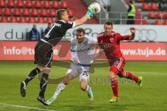 2. BL - Saison 2013/2014 - FC Ingolstadt 04 - FSV Frankfurt - 0:1 - Torwart FSV Patric Klangt rettet den Ball vor rechts Karl-Heinz Lappe (25)