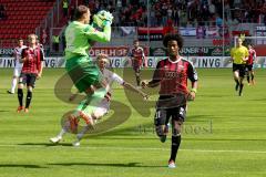 FC Ingolstadt 04 - FC Energie Cottbus - Caiuby da Silva (#31 FC Ingolstadt) - Renno Rene Torwart Cottbus - Foto: Jürgen Meyer