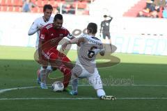 2. BL - FC Ingolstadt 04 - SV Sandhausen - Saison 2013/2014 - motte Marvin Matip (34) kommt nicht an Denis Linsmayer vorbei