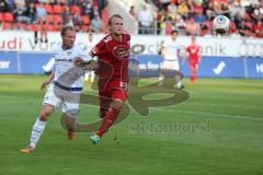 2. BL - FC Ingolstadt 04 - DSC Armenia Bielefeld - 3:2 - Philipp Hofmann (28) rechts im Zweikampf