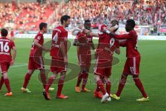 2. BL - FC Ingolstadt 04 - 1. FC Köln - 2014 - Moritz Hartmann (9) kommt im Gedränge zum Schuß, Tor für IN 1:0 Jubel, Torwart Timo Horn hat keine Chance