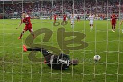 2. BL - FC Ingolstadt 04 - 1. FC Köln - 2014 - Elfmeter Philipp Hofmann (28) schießt direkt zum Torwart Timo Horn und verpasst die Führung