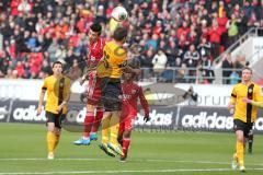 2. BL - FC Ingolstadt 04 - Dynamo Dresden - Saison 2013/2014 - Alfredo Morales (6) links und rechts Robert Koch