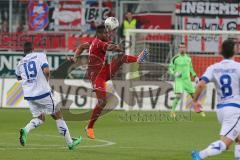 2. BL - Saison 2013/2014 - FC Ingolstadt 04 - FSV Frankfurt - 0:1 - Mitte Roger de Oliveira Bernardo (8)  rettet den Ball vor Andrew Wooten (links)