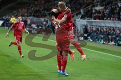 2. BL 2014 - FC Ingolstadt 04 - 1860 München - 2:0 - Philipp Hofmann (28) zieht ab zum 1:0 Tor für Ingolstadt Jubel mit Caiuby Francisco da Silva (31) und Moritz Hartmann (9)