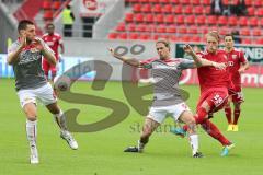 2. BL - FC Ingolstadt 04 - 1.FC Union Berlin 0:1 - Philipp Hofmann (28) zieht ab, Sören Brandy geht dazwischen