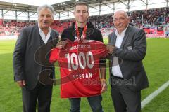 2. BL - FC Ingolstadt 04 - FC St. Pauli - 1:2 - Ehrung des 1000 FC Mitglieds, mit Werner Roß und Harald Schafbauer