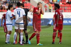 2. BL - FC Ingolstadt 04 - DSC Armenia Bielefeld - 3:2 - Tor von Philipp Hofmann (28) wird nicht gegeben, Beschwerde beim Schiedsrichter