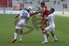 2. BL - FC Ingolstadt 04 - Erzgebirge Aue - 1:2 -  Christoph Knasmüllner (7)  knapp mit dem Fuß am Kopf