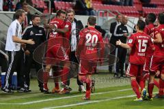 2. BL - FC Ingolstadt 04 - VfR Aalen 2:0 - Christian Eigler (18) Tor Jubel mit den Trainern an der Bank, hinten Michael Henke