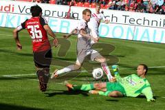 FC Ingolstadt 04 - FC Energie Cottbus -Cohen Almog mit der Chance zum 3:0 - Renno Rene Torwart Cottbus - Foto: Jürgen Meyer