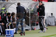 2. BL - FC Ingolstadt 04 - FC St. Pauli - 1:2 - Diskussion zwischen links Sportdirektor Thomas Linke und Cheftrainer Marco Kurz