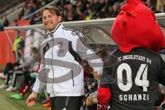 2. BL - Saison 2013/2014 - FC Ingolstadt 04 - FSV Frankfurt - 0:1 - Vor dem Spiel Cheftrainer Ralph Hasenhüttl begrüßt die Spieler