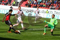 FC Ingolstadt 04 - FC Energie Cottbus -Cohen Almog mit der Chance zum 3:0 - Renno Rene Torwart Cottbus - Foto: Jürgen Meyer