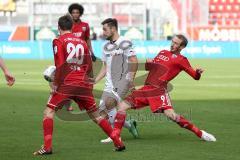 2. BL - FC Ingolstadt 04 - SV Sandhausen - Saison 2013/2014 - rechts Moritz Hartmann (9) stört