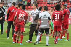 2. BL - FC Ingolstadt 04 - Saison 2013/2014 - Testspiel - Borussia Mönchengladbach - 1:0 - Cheftrainer Marco Kurz gratuliert den Spielern