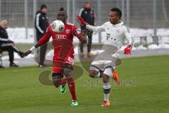 2. BL - Testspiel - FC Ingolstadt 04 - FC Bayern II - 2:0 - links Danny da Costa (21) im Zweikampf mit rechts Julian Green