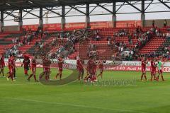 2. BL - FC Ingolstadt 04 - Saison 2013/2014 - Testspiel - Borussia Mönchengladbach - 1:0 - die Spieler bedanken sich bei den Fans.