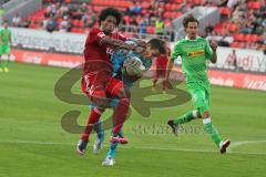 2. BL - FC Ingolstadt 04 - Saison 2013/2014 - Testspiel - Borussia Mönchengladbach - 1:0 - Caiuby Francisco da Silva (31) prallt mit dem Torwart zusammen