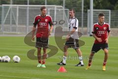 2. BL - FC Ingolstadt 04 - Saison 2013/2014 - Trainingsauftakt - Cheftrainer Marco Kurz auf dem Trainingsplatz gibt Anweisungen