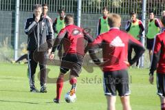 2. BL - FC Ingolstadt 04 - Training - Michael Henke leitet das Training