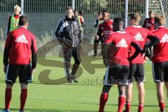 2. BL - FC Ingolstadt 04 - Training - Michael Henke leitet das Training