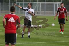 2. BL - FC Ingolstadt 04 - Saison 2013/2014 - Trainingsauftakt - Cheftrainer Marco Kurz auf dem Trainingsplatz gibt Anweisungen