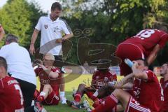 2. BL - FC Ingolstadt 04 - Testspiel - FC Ingolstadt 04 - Stuttgarter Kickers - 2:0 - Cheftrainer Marco Kurz in der Pause bei den Spielern