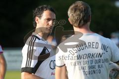 2. BL - FC Ingolstadt 04 - Testspiel - FC Ingolstadt 04 - Stuttgarter Kickers - 2:0 - rechts Sportdirektor Thomas Linke im Gespräch