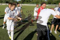 FC Ingolstadt 04 - B Junioren - Bezirksoberliga - U17 - Sektdusche am Trainer Andreas Thomas - Foto: Jürgen Meyer